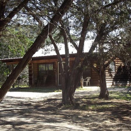 A Peace Of Heaven Cabins And Rv Vanderpool Екстериор снимка