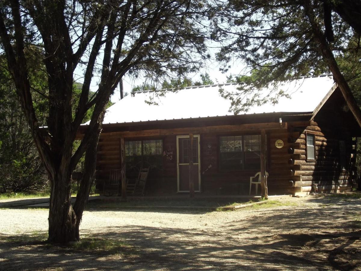 A Peace Of Heaven Cabins And Rv Vanderpool Екстериор снимка