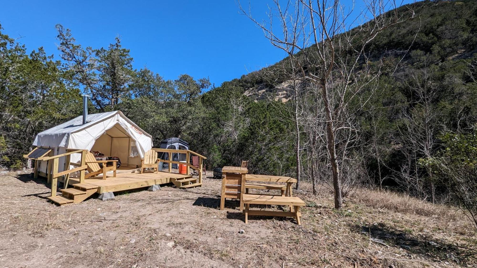 A Peace Of Heaven Cabins And Rv Vanderpool Екстериор снимка