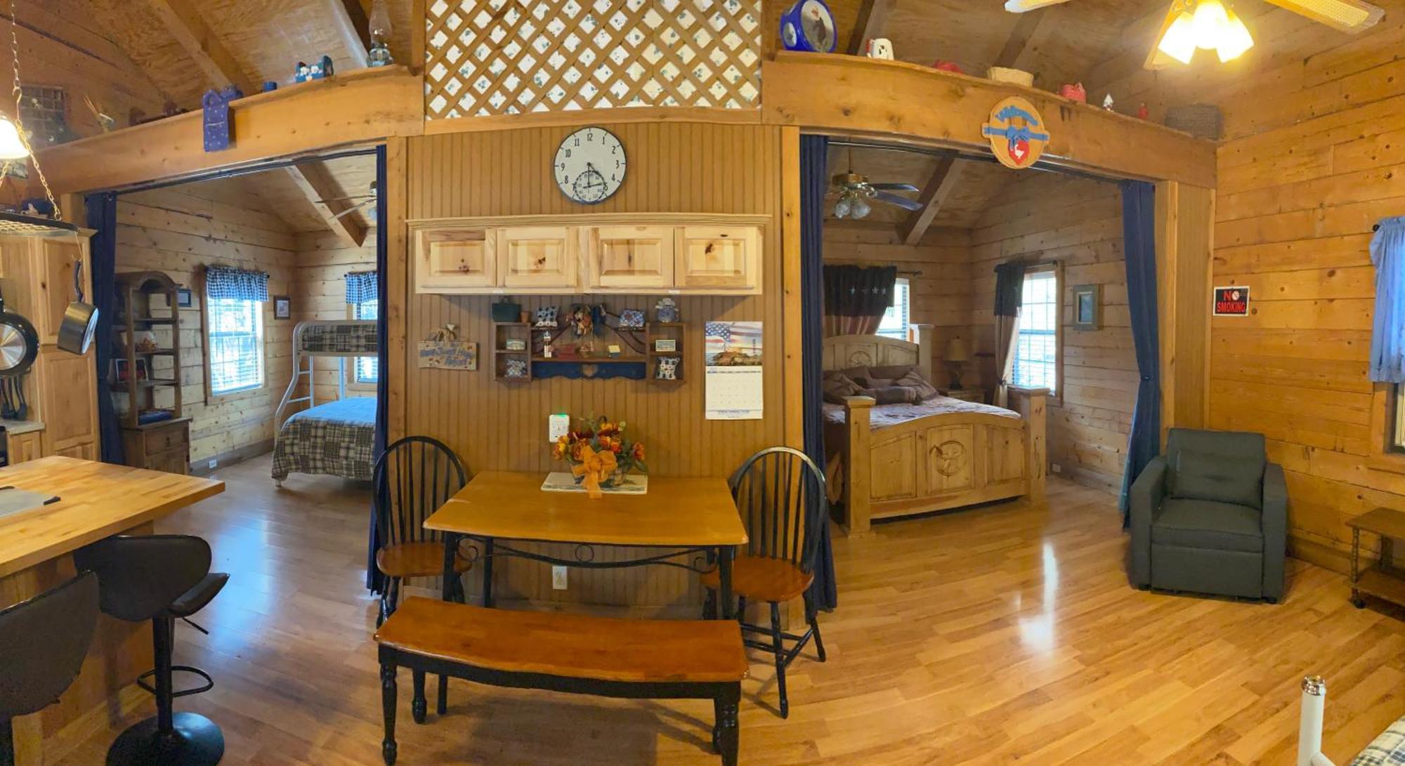 A Peace Of Heaven Cabins And Rv Vanderpool Екстериор снимка