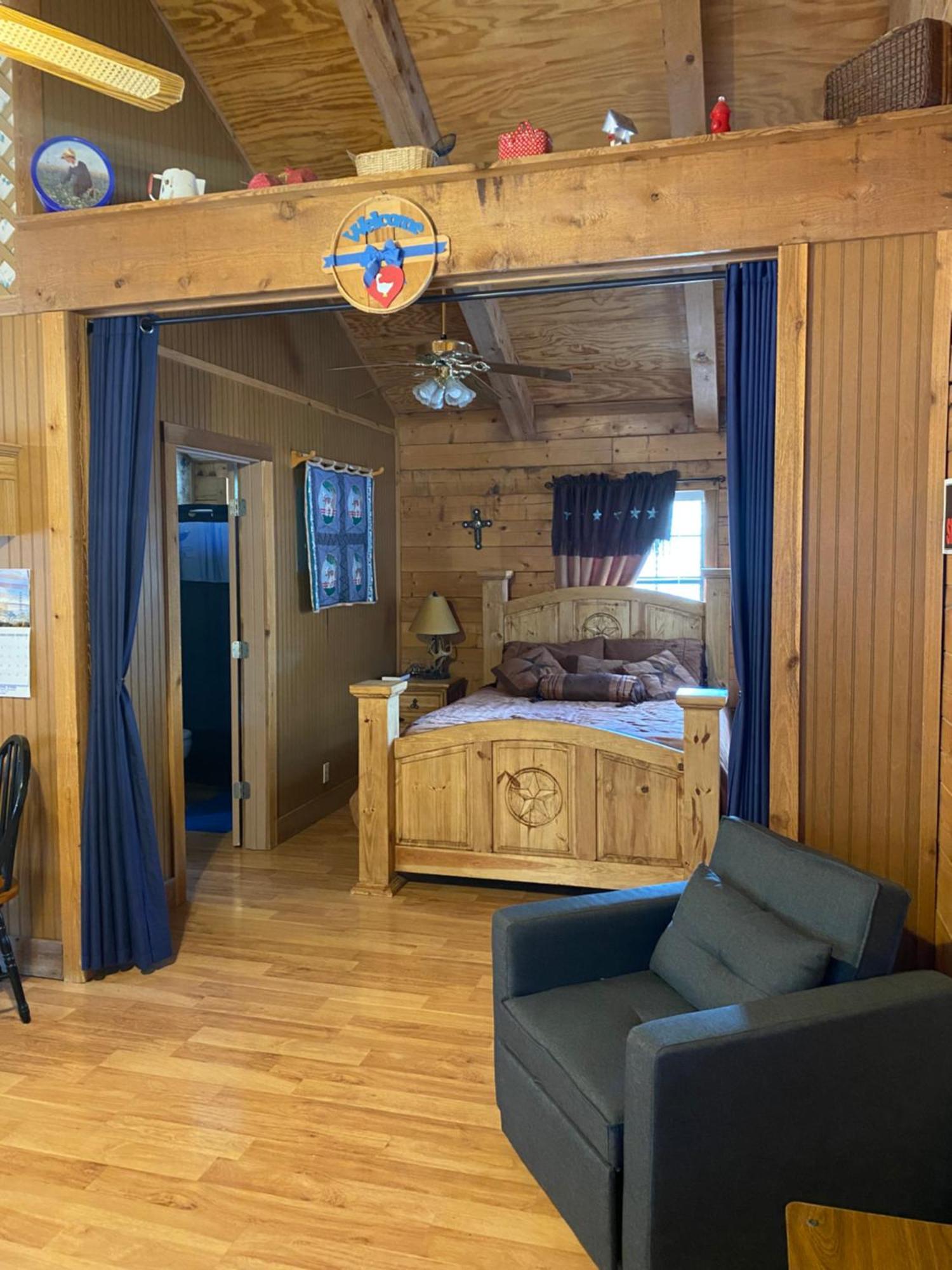 A Peace Of Heaven Cabins And Rv Vanderpool Екстериор снимка