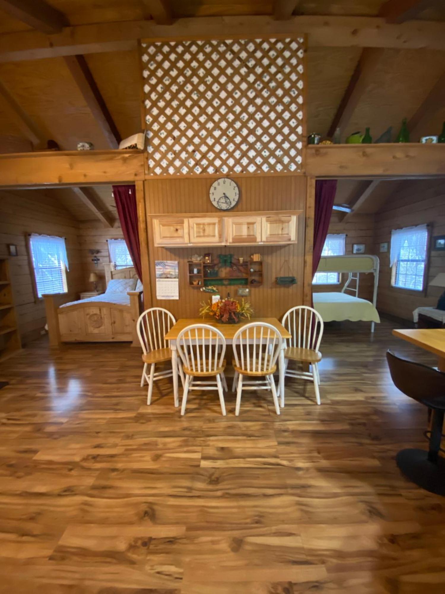 A Peace Of Heaven Cabins And Rv Vanderpool Екстериор снимка